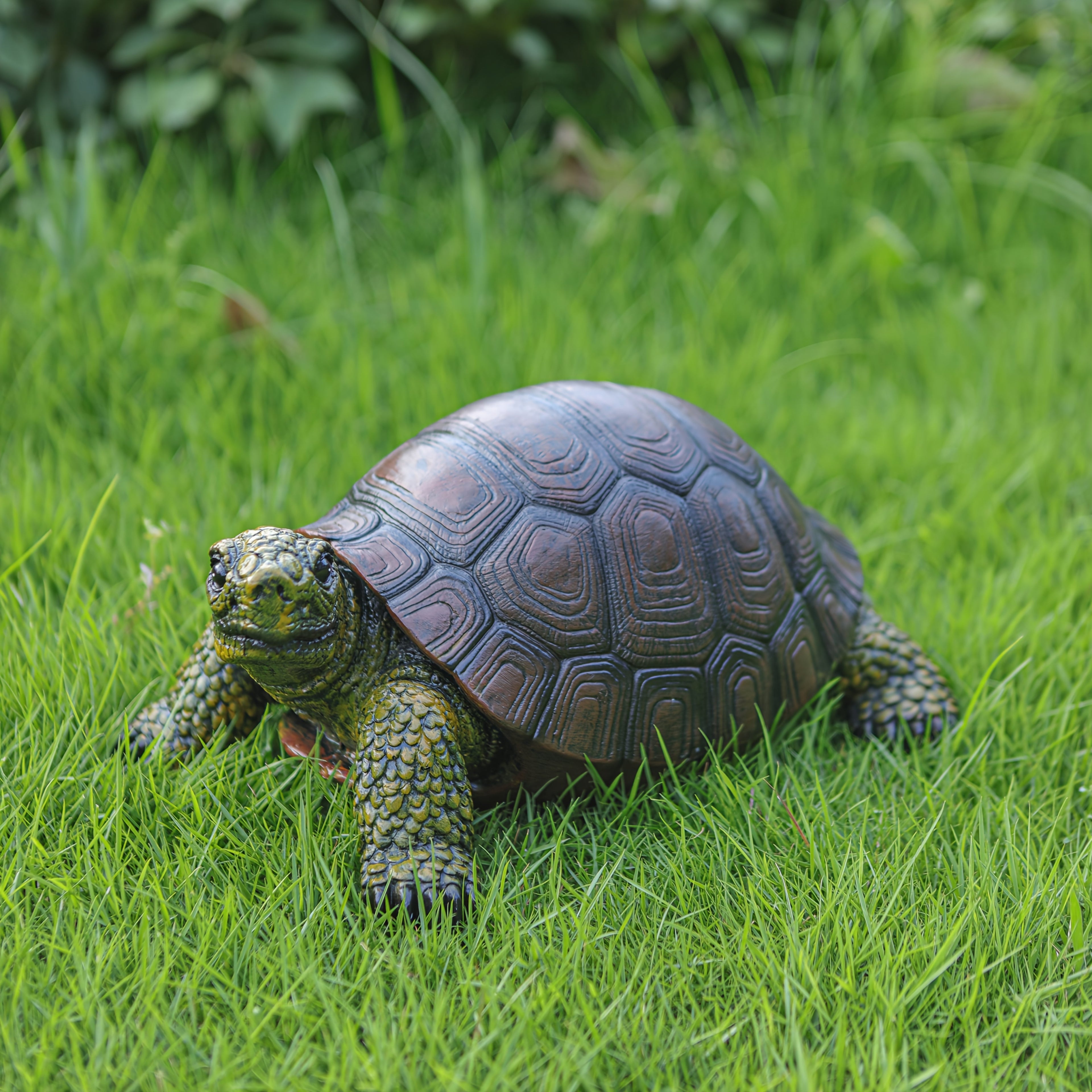 1pc a Beautifully Crafted Turtle Figurine, Made from Resin, Designed As an Artistic Representation of an Animal. Ideal for Enhancing Outdoor Spaces Like Gardens, Courtyards, And Ponds - Perfect for Independence Day Celebrations, It Is Durable